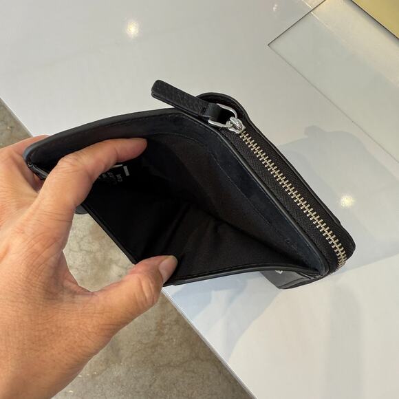 Last 1‼️Marc Jacobs x ‘The Wizard of Oz’ MINI COMPACT WALLET - Picture 6 of 9